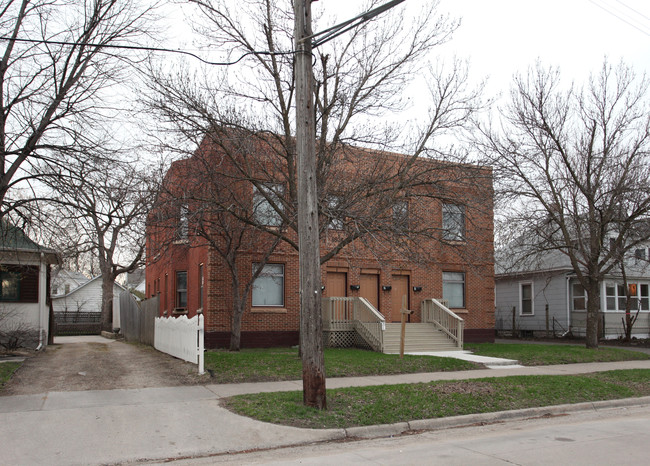 1825-1827 Fillmore St NE in Minneapolis, MN - Foto de edificio - Building Photo