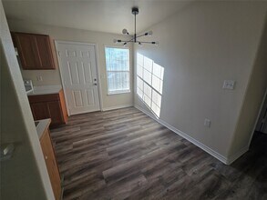 102 Wilson St in Sealy, TX - Building Photo - Building Photo