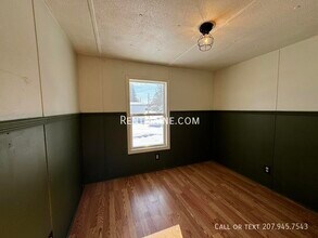 133 Harrison St in Pittsfield, ME - Foto de edificio - Building Photo