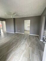 5102 Myrtlewood St in Houston, TX - Building Photo