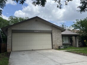 9243 Points Edge in San Antonio, TX - Building Photo - Building Photo