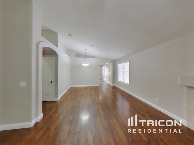 7132 Golden Desert Ave in Las Vegas, NV - Building Photo - Building Photo