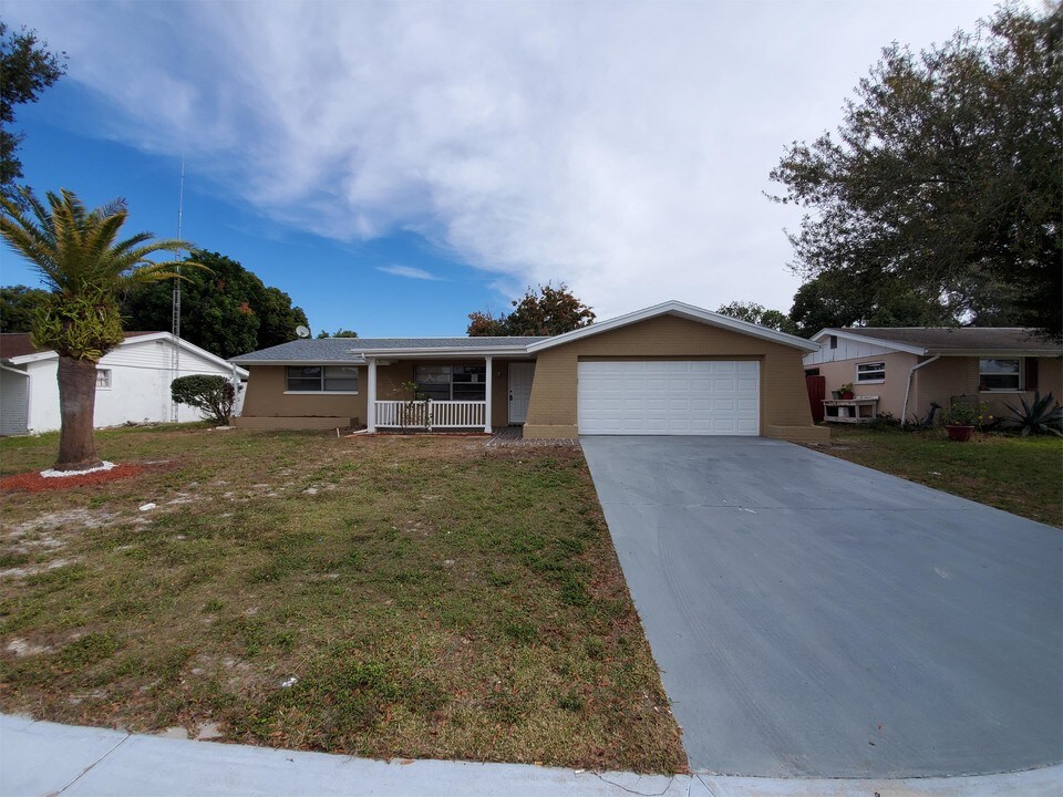 8846 Goshen Ln in Port Richey, FL - Building Photo