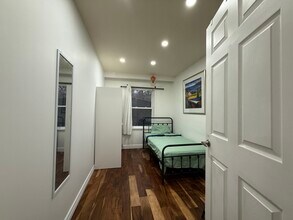 537-537 Steeles Ave W in Toronto, ON - Building Photo - Building Photo