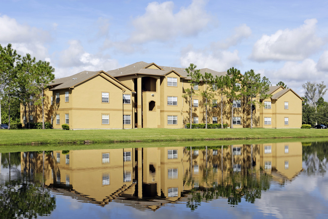 Hampton Point Apartments in Port Charlotte, FL - Building Photo