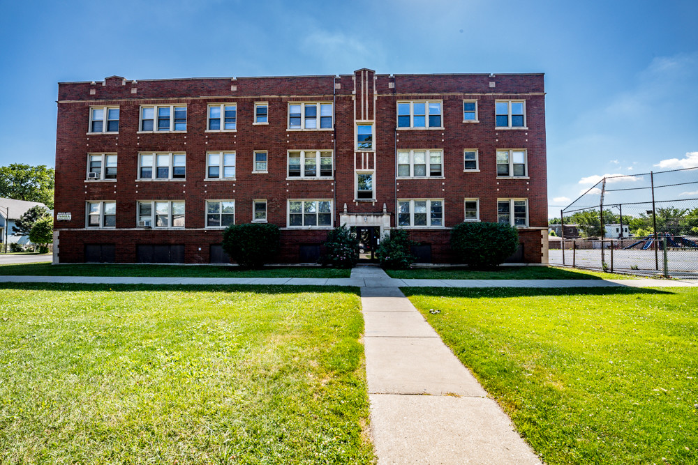 6705 S Michigan in Chicago, IL - Building Photo