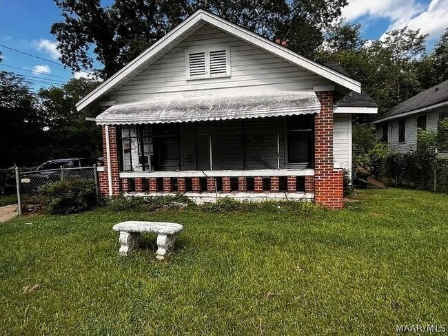 property at 1011 Sayre St