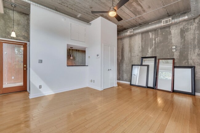 536 Selma St, Unit Apt B in Savannah, GA - Building Photo - Building Photo
