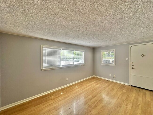 201 W Phillips St in Tyler, TX - Building Photo - Building Photo