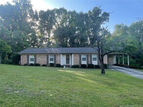 41 Hillcrest Dr in Lillington, NC - Building Photo - Building Photo