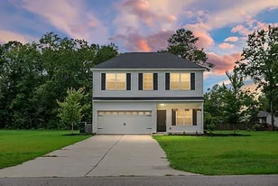 717 Butter Rd in Bonneau, SC - Building Photo