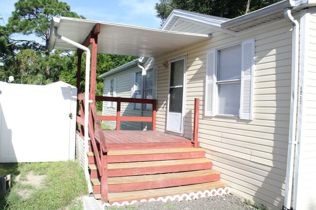 12137 Ensley Ave in Hudson, FL - Building Photo - Building Photo