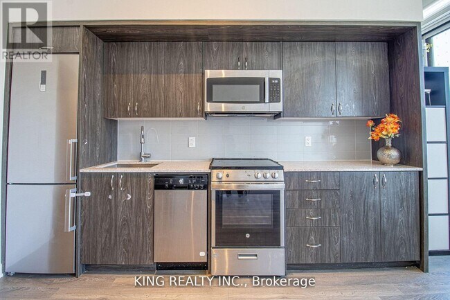 1-401 Cardiff Rd in Toronto, ON - Building Photo - Building Photo