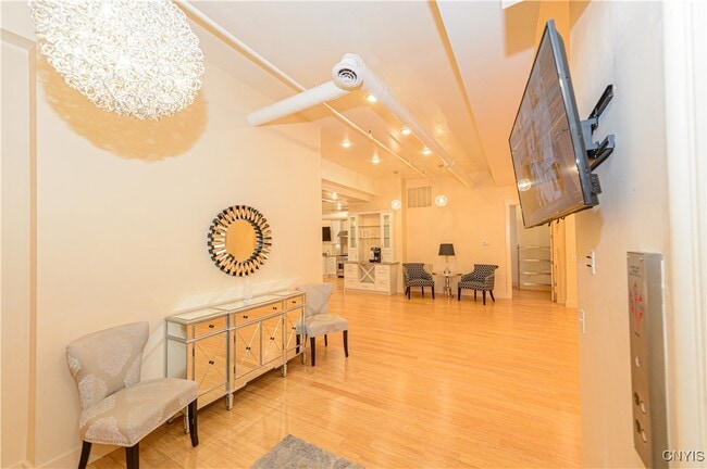 435 S Warren St in Syracuse, NY - Building Photo - Building Photo