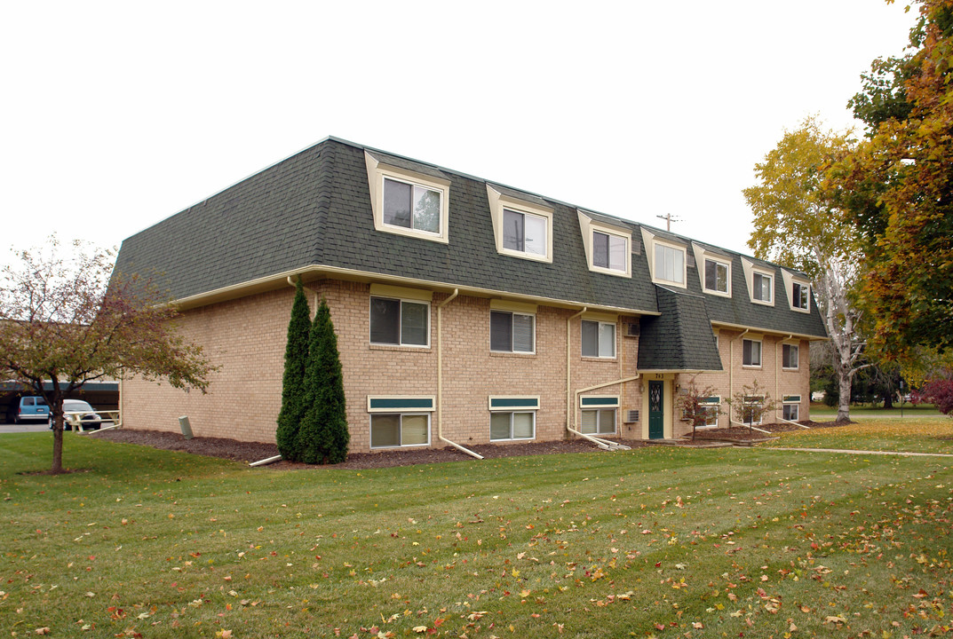 Shaker House Apartments in Charlotte, MI - Foto de edificio