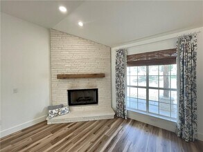 104 Cowal Dr S in Spicewood, TX - Building Photo - Building Photo