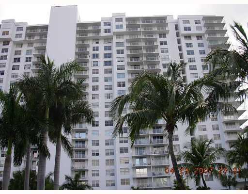 2801 NE 183rd St, Unit 1606W in Aventura, FL - Building Photo