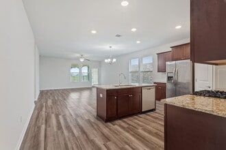 2432 Fenimore Loop in Westlake, LA - Building Photo - Building Photo