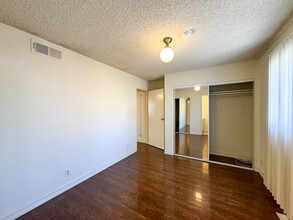 4554 Russell Ave, Unit 1 in Los Angeles, CA - Building Photo - Building Photo