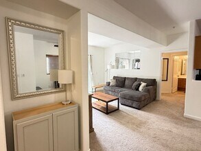 7647 Mission Gorge Rd in San Diego, CA - Building Photo - Building Photo