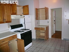 158 Kelton St, Unit 1 in Boston, MA - Building Photo - Building Photo