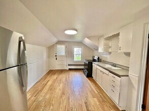 342 Jocelyn Pl in Highwood, IL - Building Photo - Building Photo