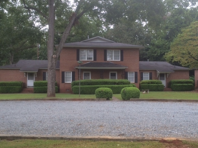 property at 910 Hancock Dr