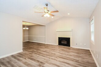 4967 Turtle Rock Dr in Marietta, GA - Foto de edificio - Building Photo