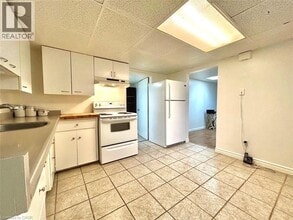 94 Vicmount Dr in Kitchener, ON - Building Photo - Building Photo