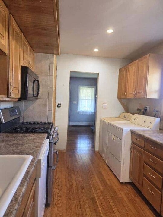 111 Horton Rd in Valley Stream, NY - Building Photo