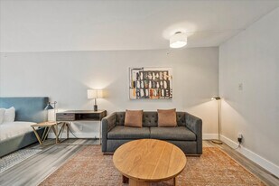 1111 30th St NW in Washington, DC - Building Photo