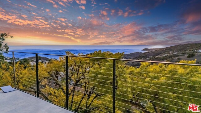 2727 Corral Canyon Rd in Malibu, CA - Building Photo - Building Photo