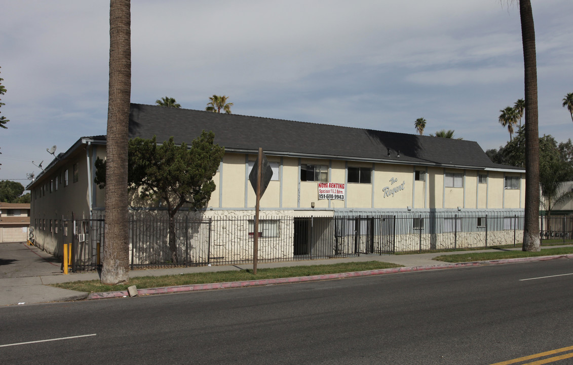 The Regent in Riverside, CA - Building Photo