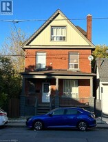 20 Melbourne St in Hamilton, ON - Building Photo