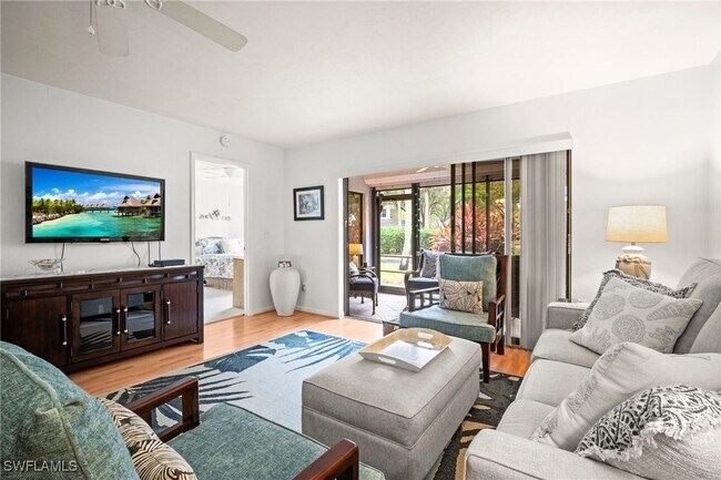 2930 Kings Lake Blvd in Naples, FL - Building Photo - Building Photo