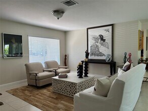 8791 SW 87th St in Miami, FL - Building Photo - Building Photo