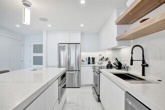 545 S Fort Lauderdale Beach Blvd, Unit 1701 in Fort Lauderdale, FL - Foto de edificio - Building Photo