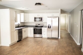 1610 Green Valley Cir in Manhattan, KS - Building Photo - Building Photo