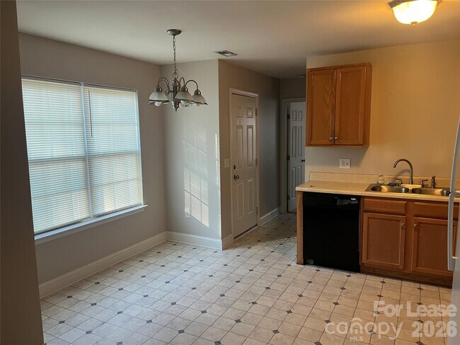 1925 Crestmont St in Kannapolis, NC - Building Photo - Building Photo