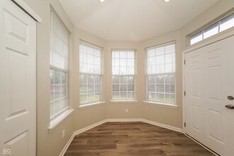 4834 Countrybrook Ct in Indianapolis, IN - Building Photo - Building Photo