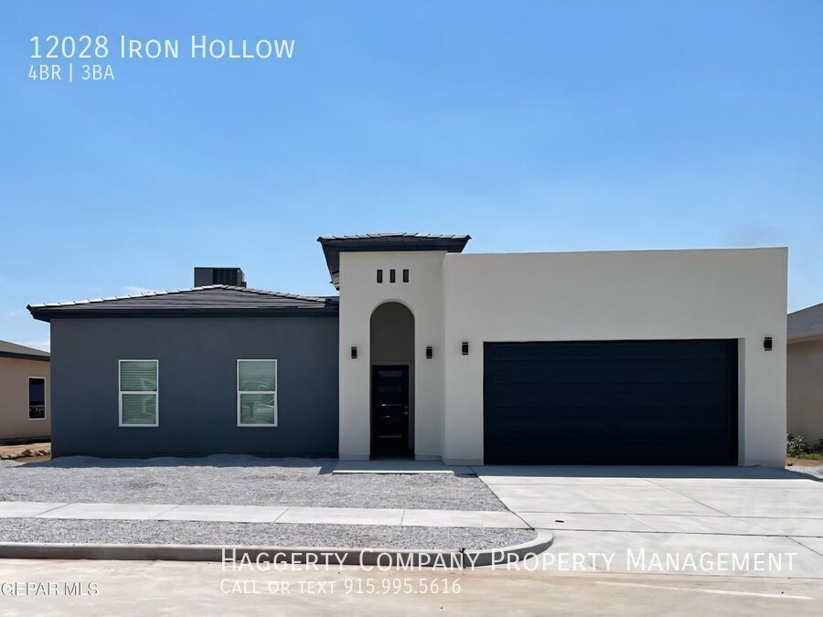 12028 Iron Holw St in Socorro, TX - Building Photo