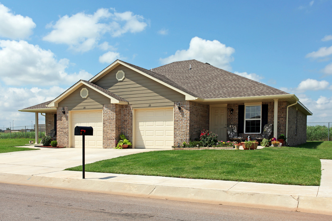 Cottage Park Newcastle in Newcastle, OK - Foto de edificio