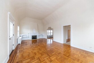 233 W Walnut St in Long Beach, NY - Building Photo - Building Photo
