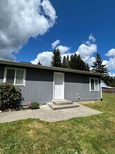 8743 Whitewood Loop SE in Yelm, WA - Building Photo - Building Photo