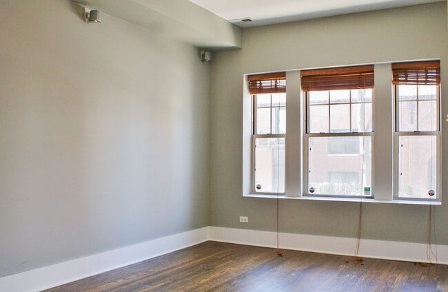 3455 N Wolcott Ave, Unit 3451-2 in Chicago, IL - Building Photo - Building Photo