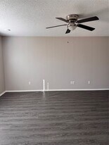 652 Spillway Dr in Little Elm, TX - Building Photo