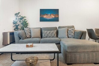 2601 University Ave in Madison, WI - Foto de edificio - Building Photo