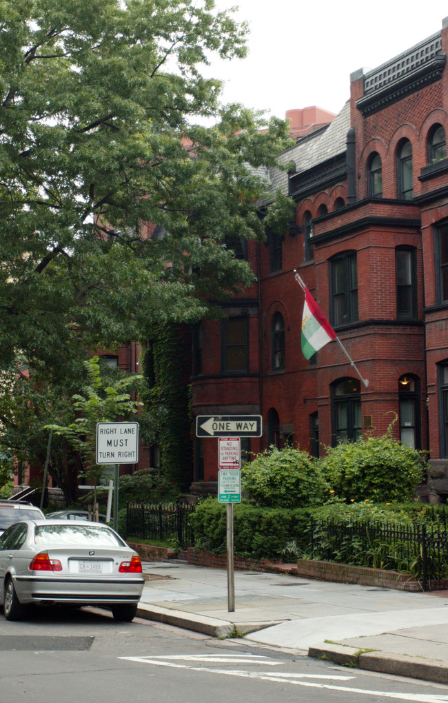 1009 New Hampshire Ave NW in Washington, DC - Foto de edificio - Building Photo