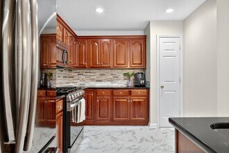 34 Marina Dr in Bayonne, NJ - Building Photo - Building Photo