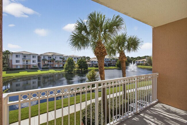 6204 Myrtlewood Cir W in Palm Beach Gardens, FL - Building Photo - Building Photo